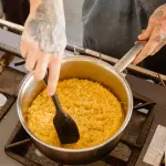 Risotto alla milanese: ricetta originale, segreti e varianti moderne